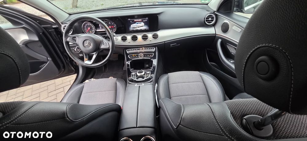 Mercedes-Benz Klasa E 220 d 9G-TRONIC - 38