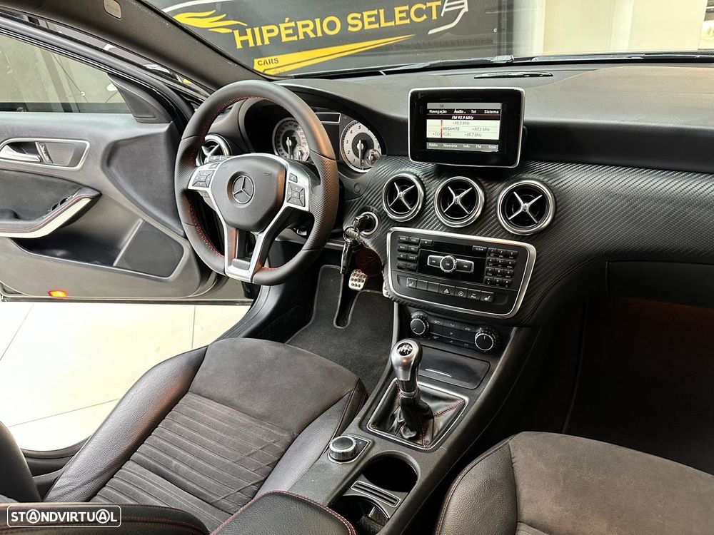 Mercedes-Benz A 180 AMG Line - 27