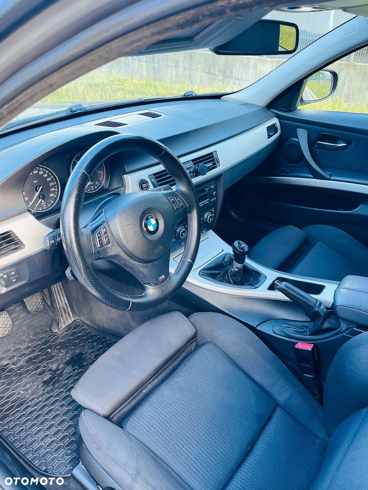 BMW Seria 3 318d - 12