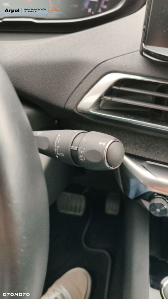 Peugeot 3008 1.5 BlueHDi Allure Pack S&S EAT8 - 16