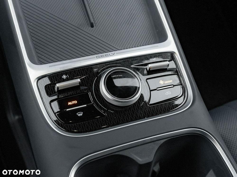 Geely Starray EM-i 1.5 PHEV Pro - 16