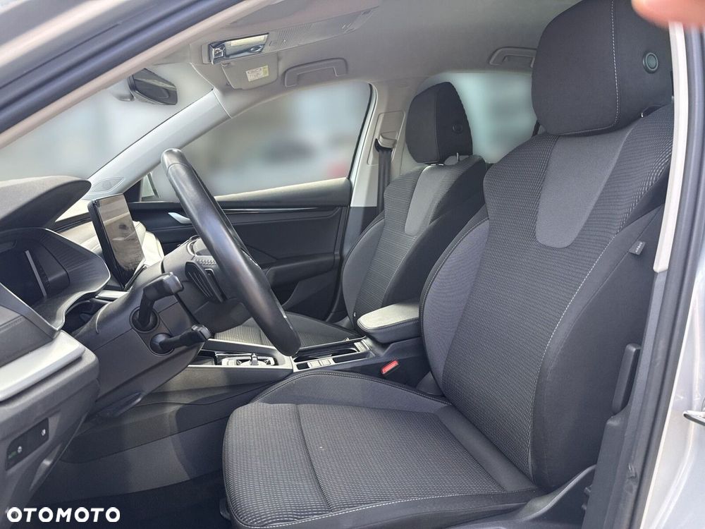 Skoda Octavia 1.5 TSI mHEV Selection DSG - 10