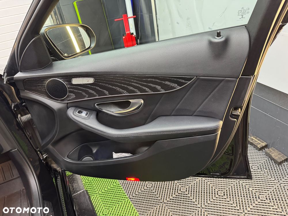 Mercedes-Benz Klasa C 300 4MATIC 9G-TRONIC - 6