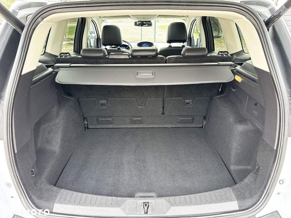 Ford Kuga 2.0 TDCi 4x4 Titanium - 38