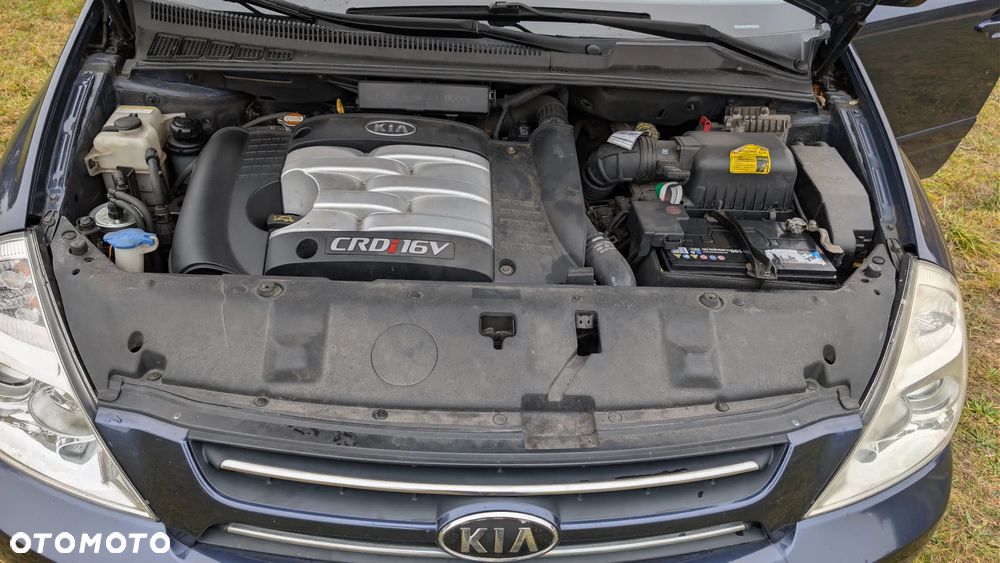 Kia Carnival - 4