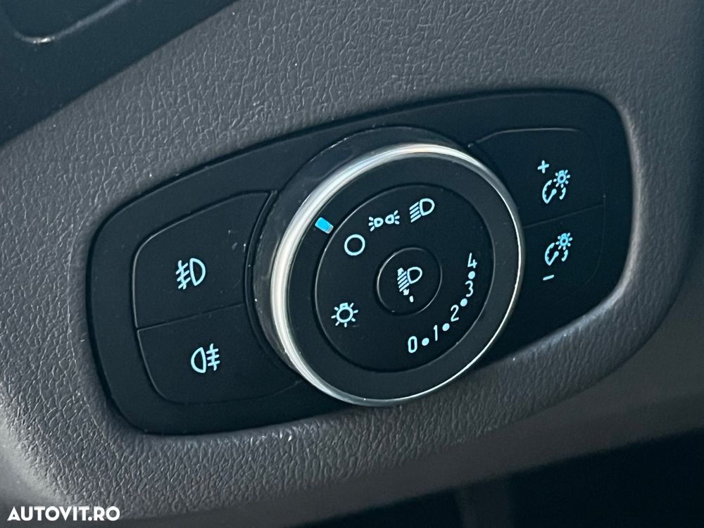 Ford Transit Connect - 17