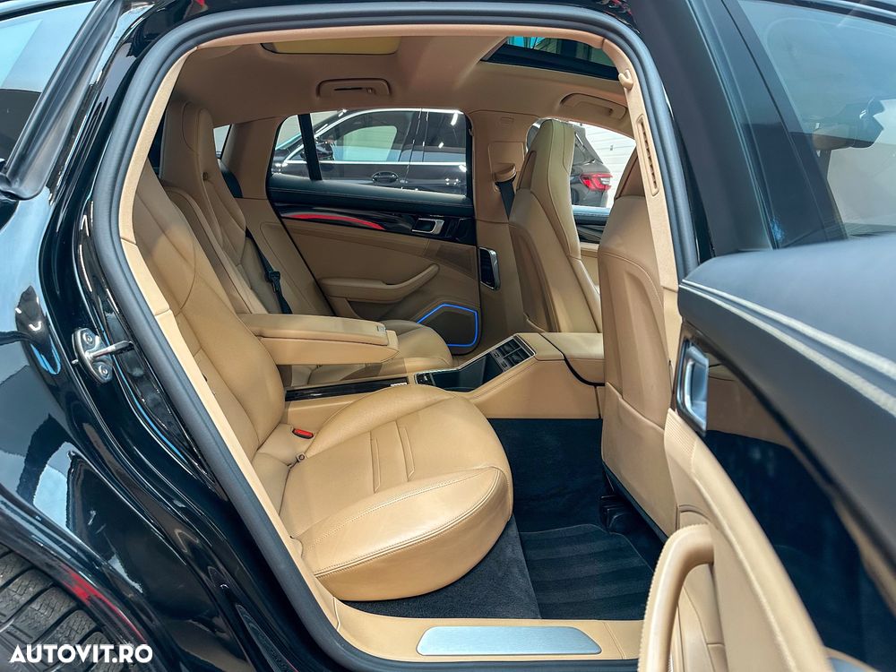 Porsche Panamera - 25