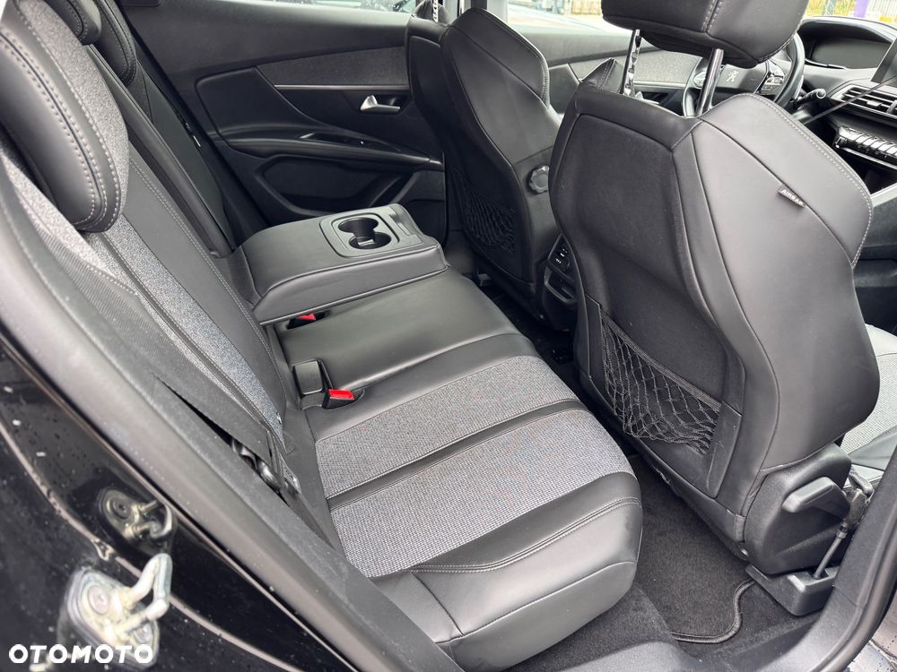 Peugeot 3008 1.6 PureTech GPF Allure S&S EAT8 - 28