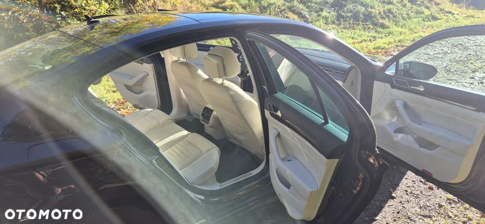 Volkswagen Passat - 13