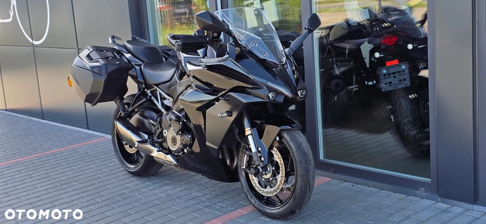 Suzuki GSX - 6