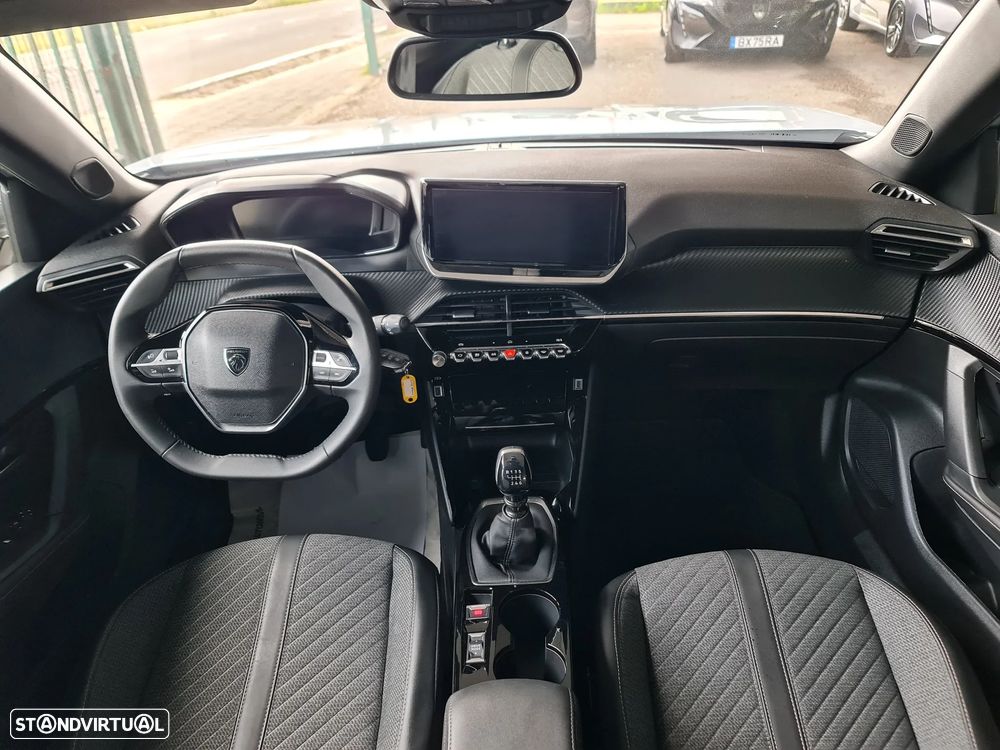 Peugeot 2008 1.2 PureTech Allure Pack — fotografia 14