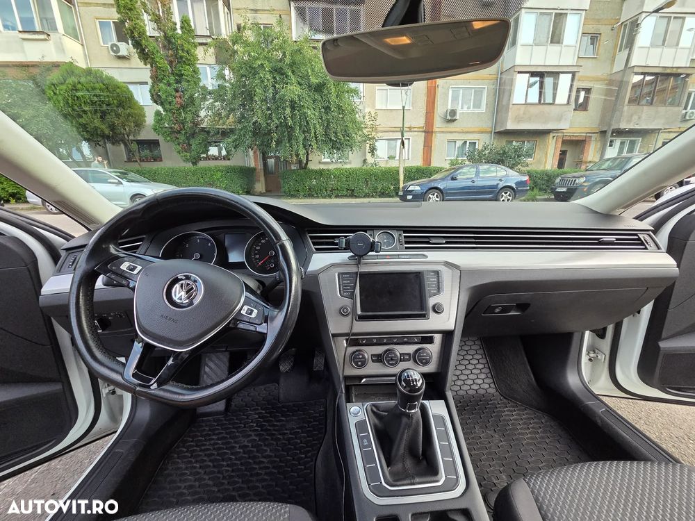Volkswagen Passat 2.0 TDI Comfortline - 8