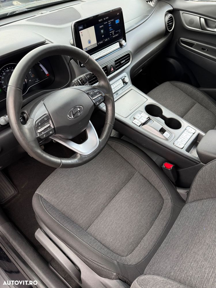 Hyundai KONA Premium - 22