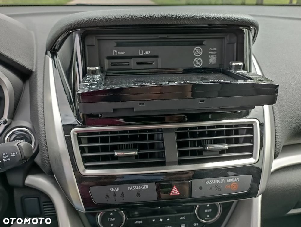 Mitsubishi Eclipse Cross - 32