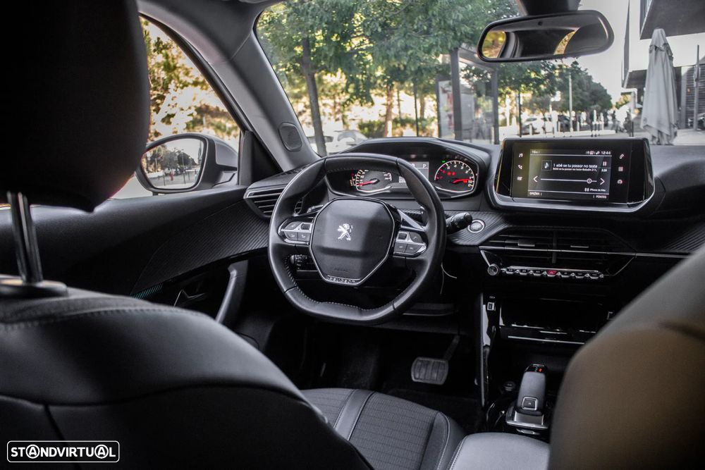 Peugeot 2008 1.2 PureTech Allure EAT8 - 30