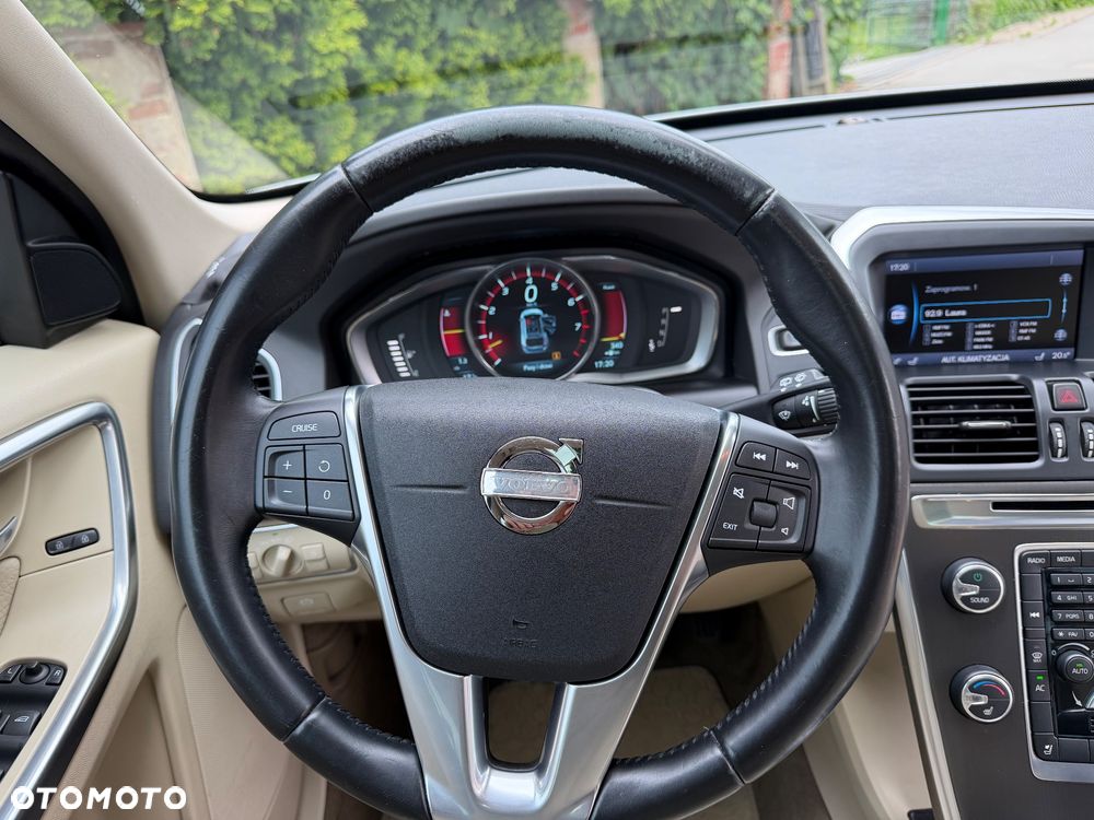 Volvo XC 60 3.2 AWD RDesign - 27