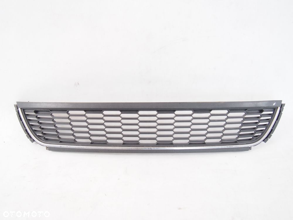 Volkswagen Polo 08-14r Atrapa kratka VW
