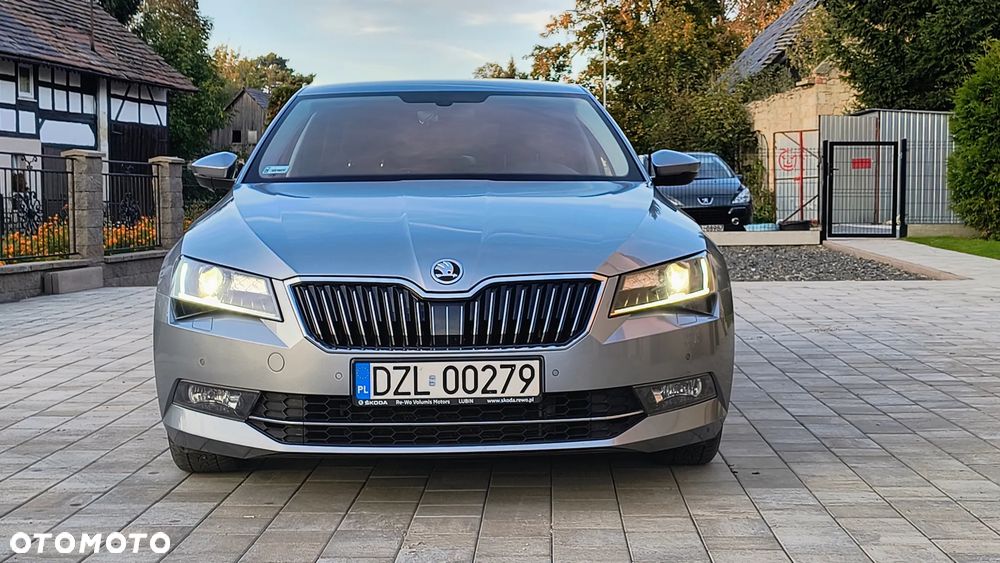Skoda Superb 2.0 TSI Ambition DSG - 6