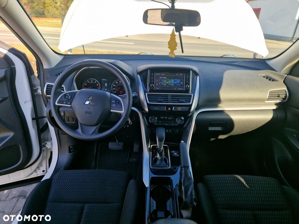 Mitsubishi Eclipse ver-1-5-t--mivec-cleartec-cvt-4wd-activeplus - 9