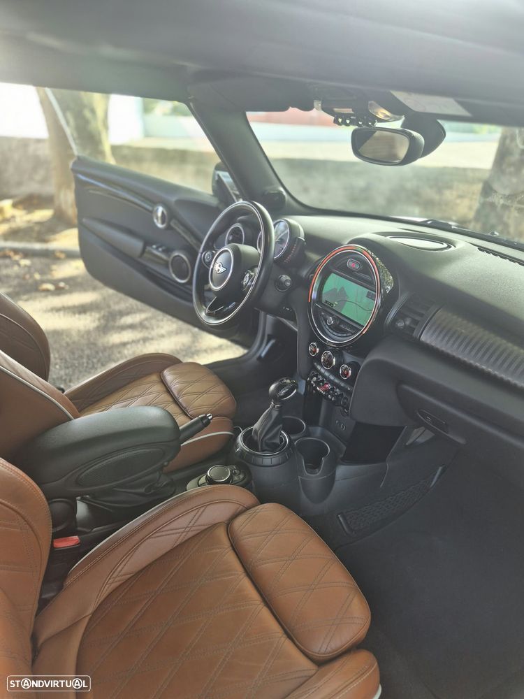 MINI Cabrio Cooper Auto. Essential - 32
