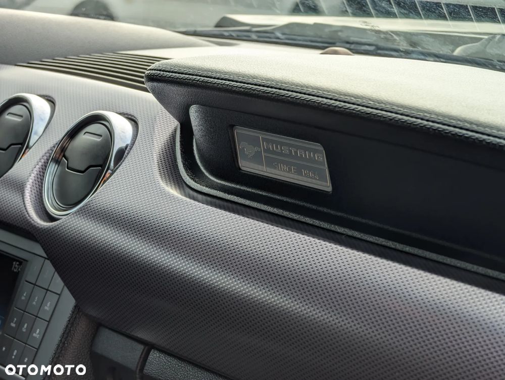 Ford Mustang - 35