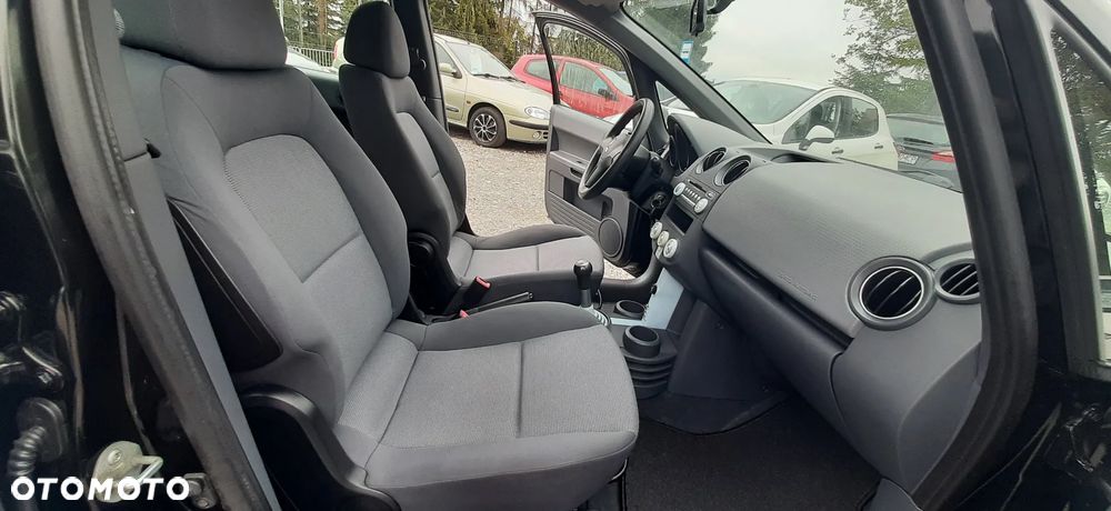 Mitsubishi Colt - 32