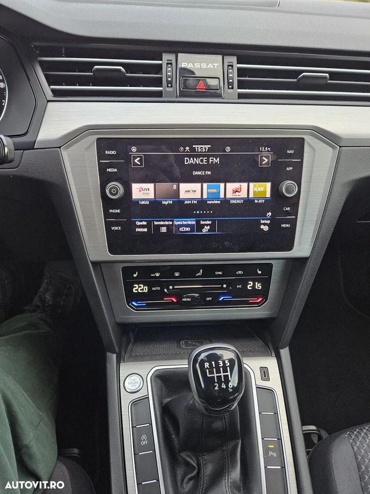 Volkswagen Passat - 17