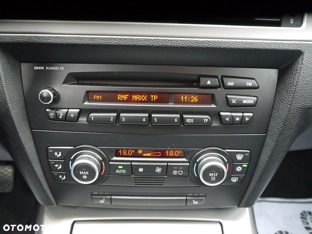 BMW Seria 3 320i - 17