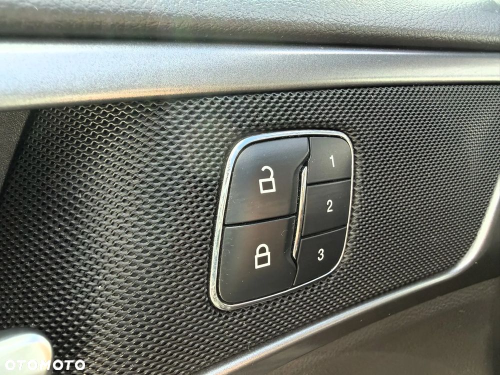 Ford Mondeo 2.0 TDCi Titanium - 24