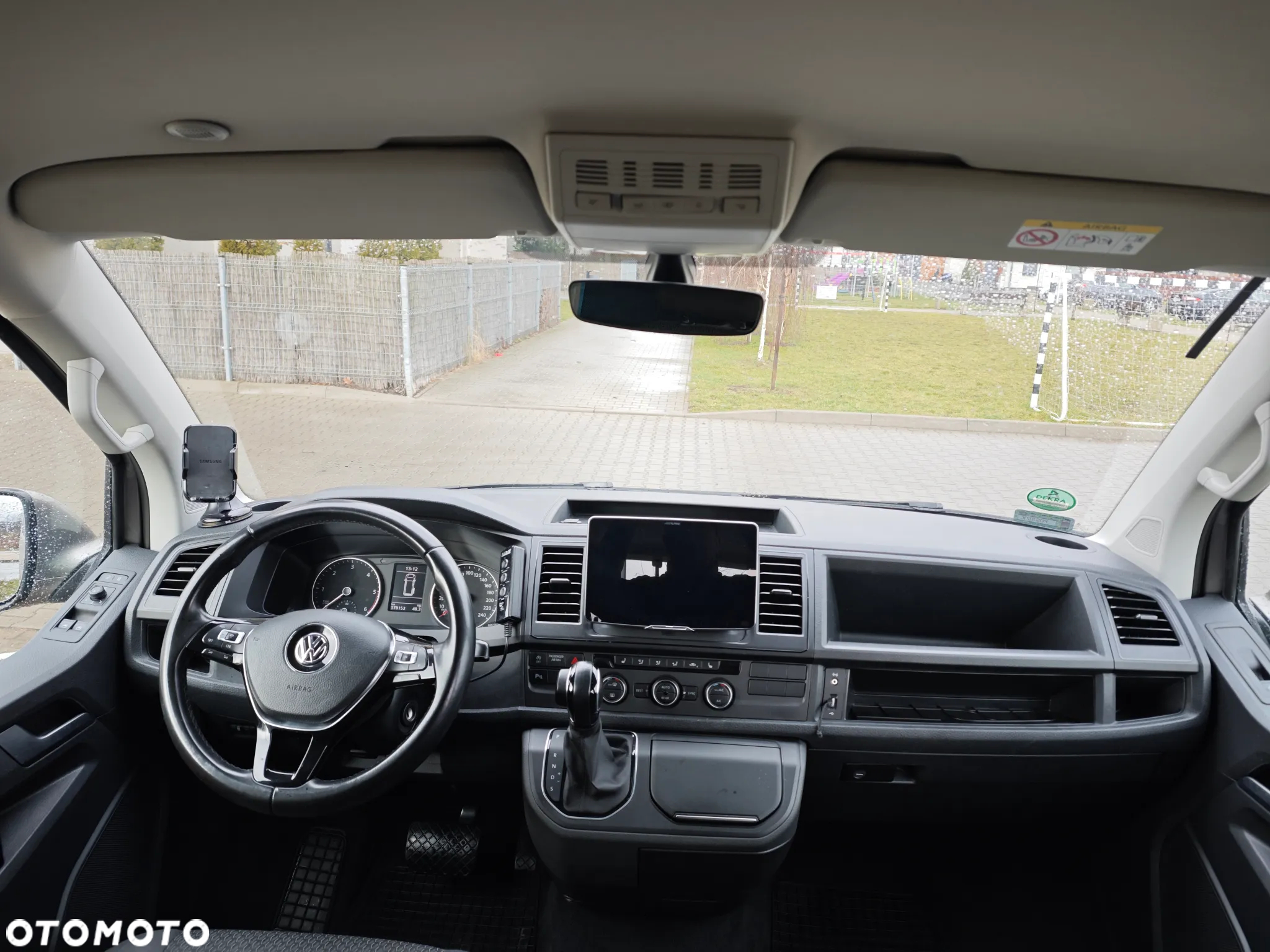 Volkswagen Multivan - 20