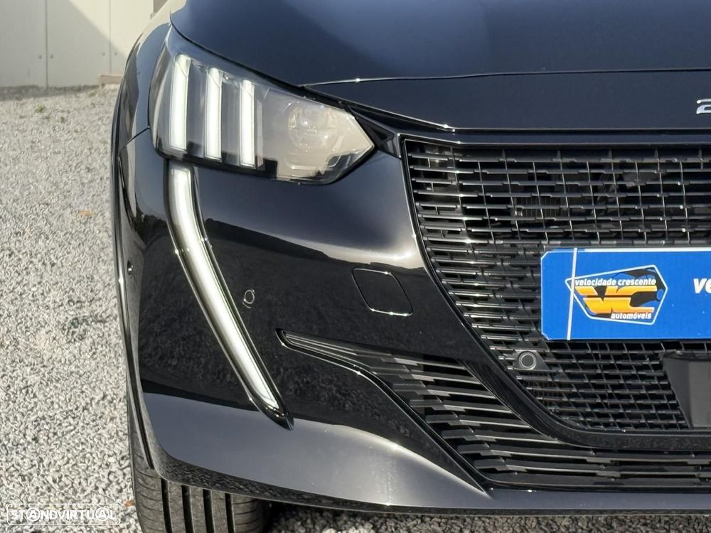 Peugeot e-208 GT - 6