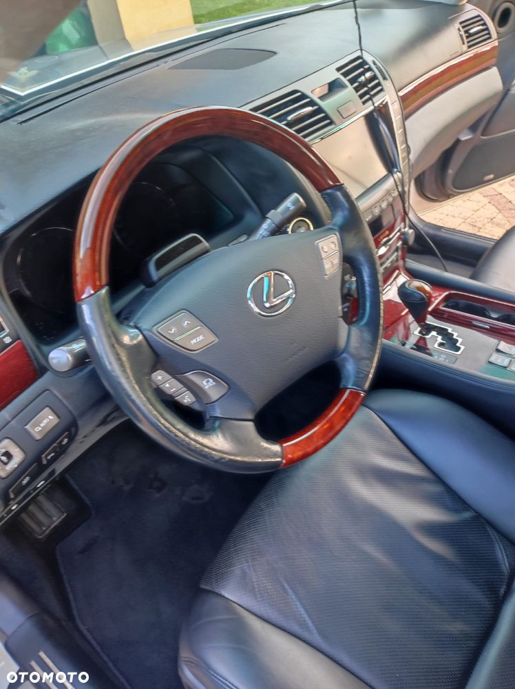 Lexus LS 460 Elite - 9