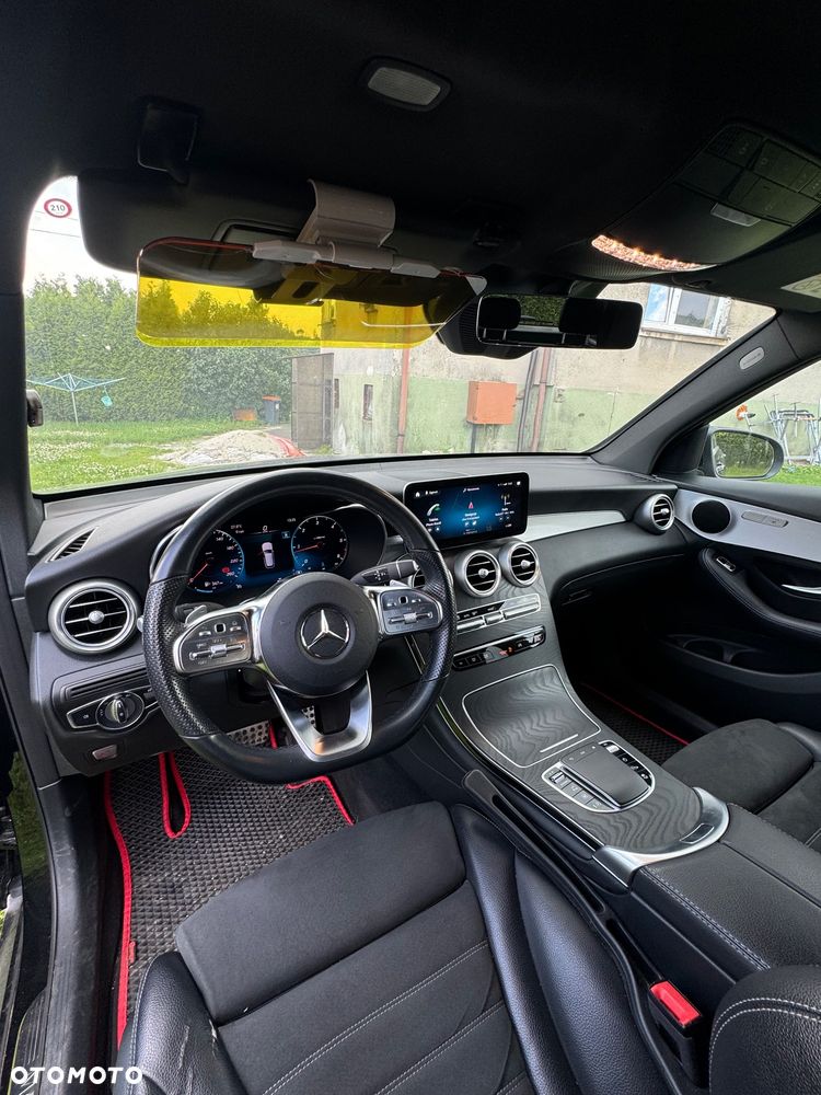 Mercedes-Benz GLC 300 d 4-Matic - 12