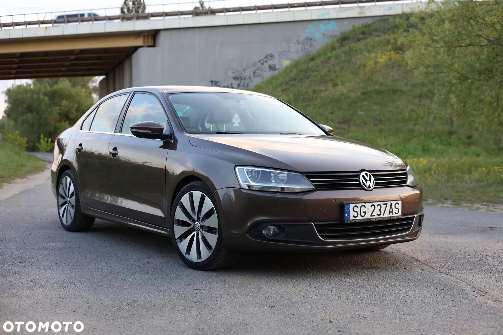 Volkswagen Jetta 2.0 TDI Highline - 1