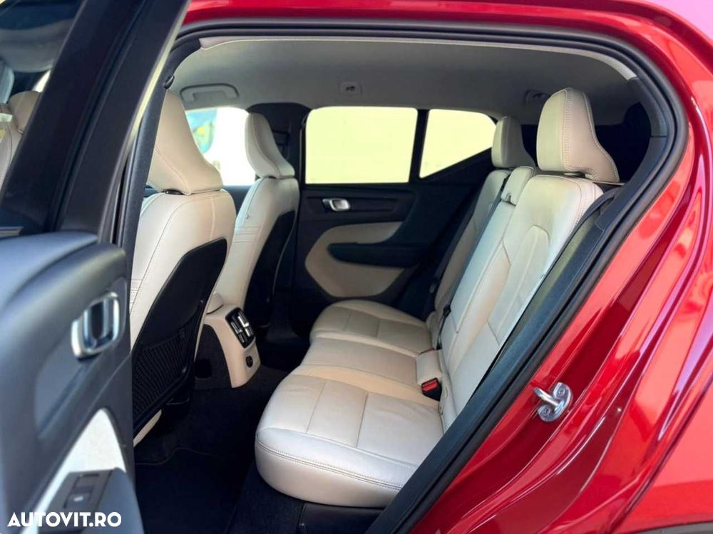 Volvo XC 40 Recharge T4 Twin Engine AT7 Inscription Expression - 17