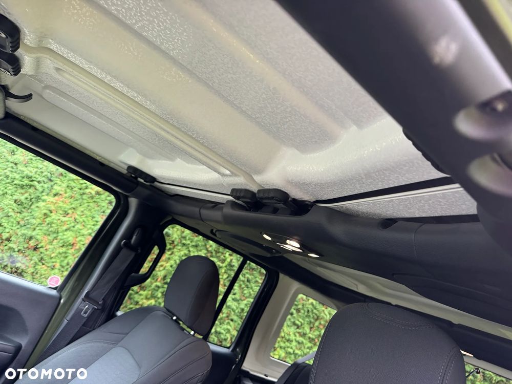 Jeep Wrangler - 17