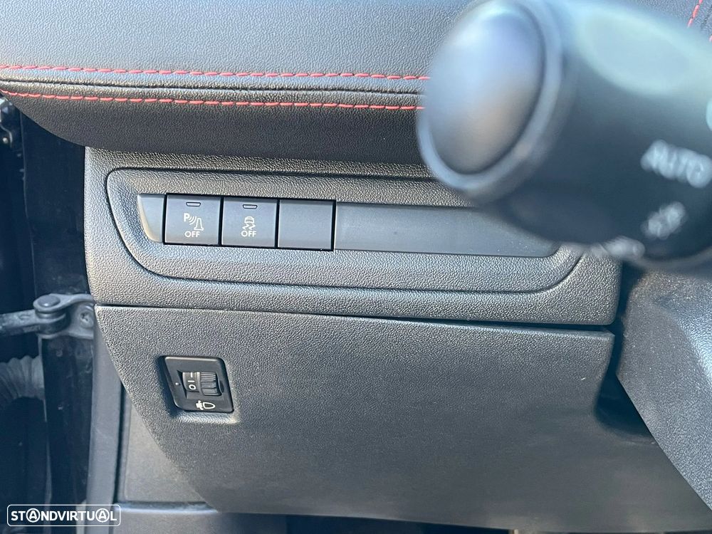 Peugeot 208 GTI 200 THP - 29