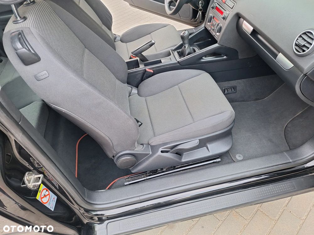 Audi A3 3-drzwiowe 1.6 Ambiente - 18