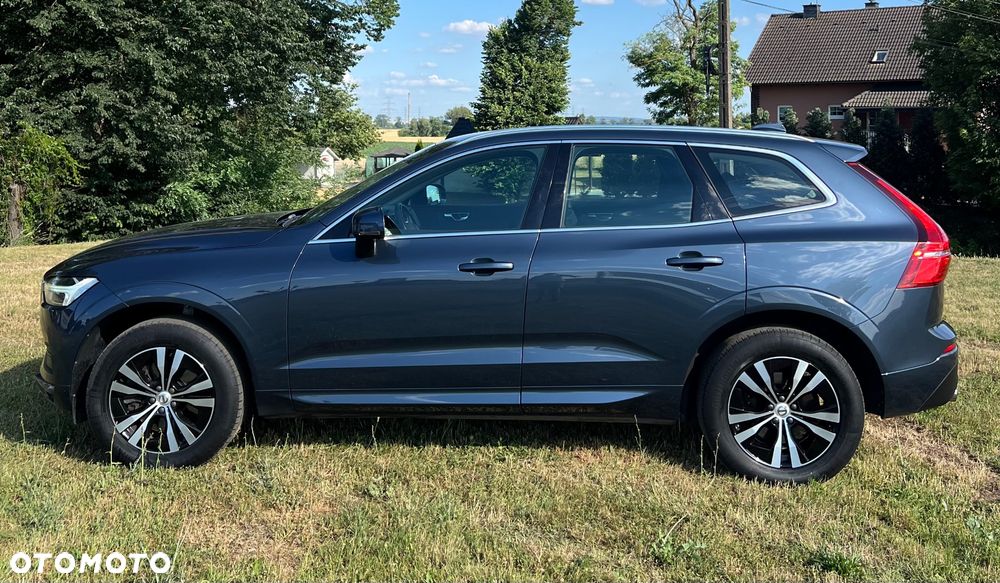 Volvo XC 60 B4 D AWD Momentum - 2