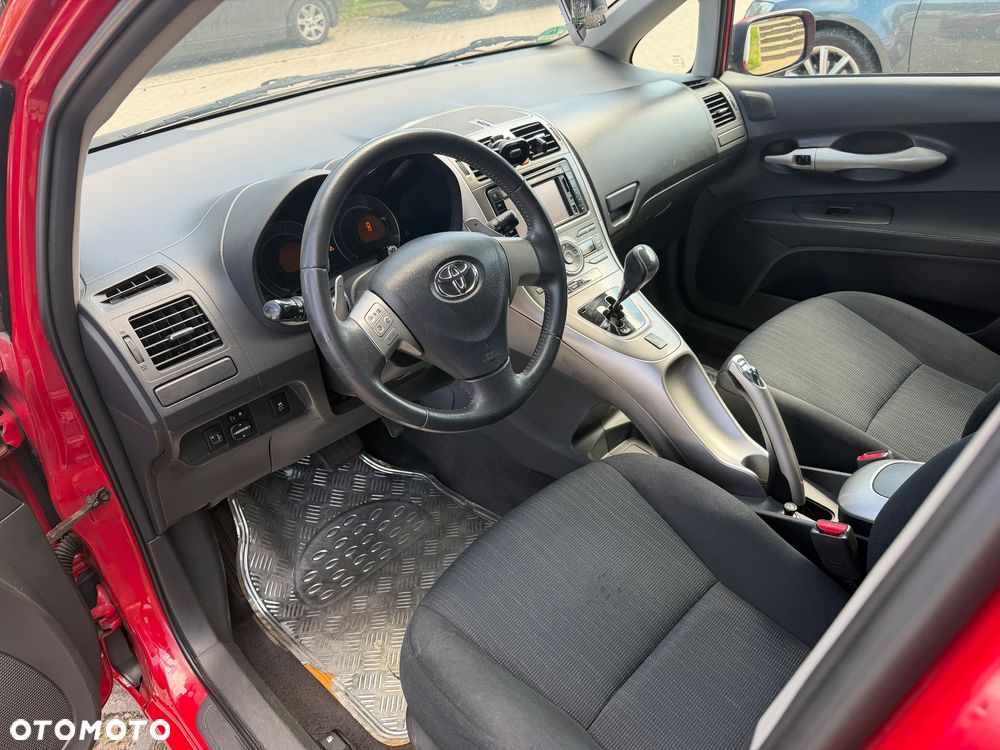 Toyota Auris 1.4 D-4D MultiMode Life - 11