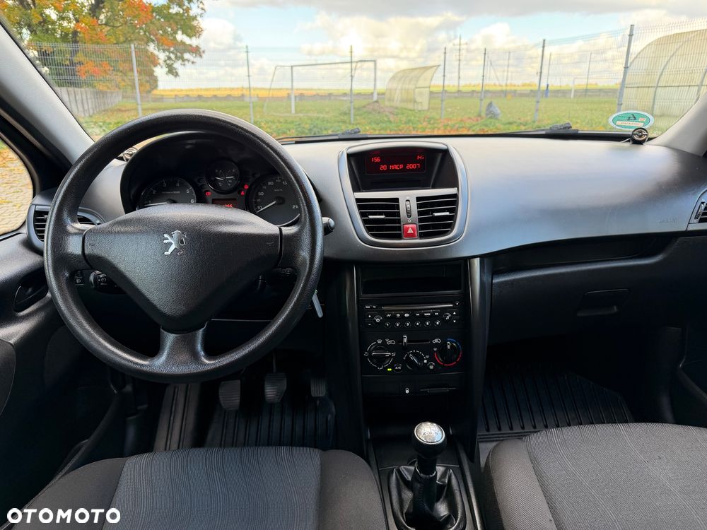 Peugeot 207 - 21