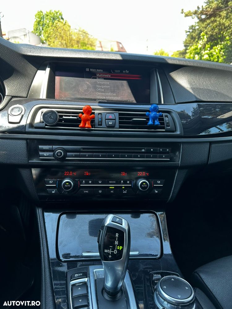 BMW Seria 5 525d xDrive AT - 9
