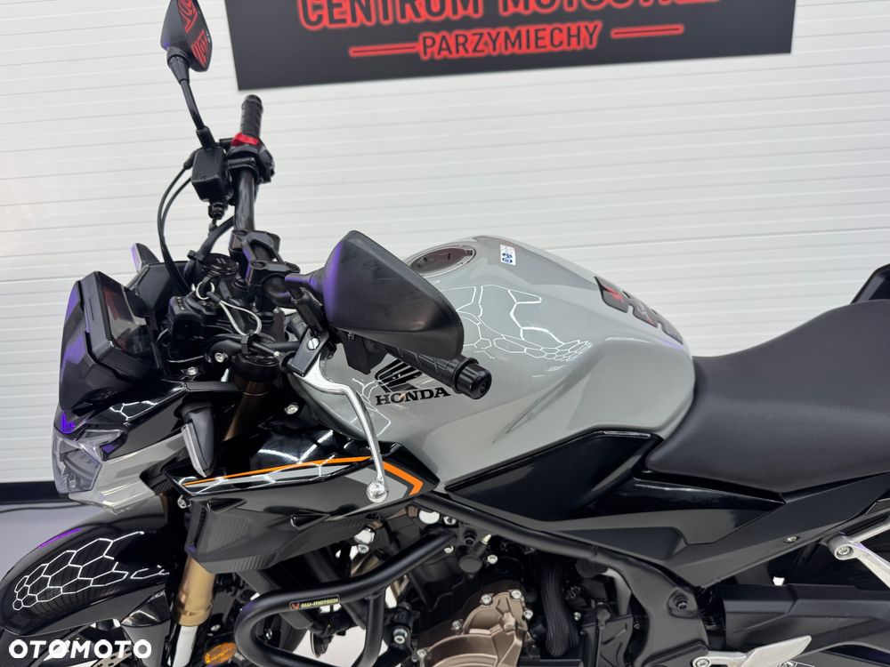 Honda CB - 32