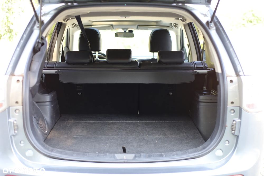 Mitsubishi Outlander 2.0 4WD Plus - 10