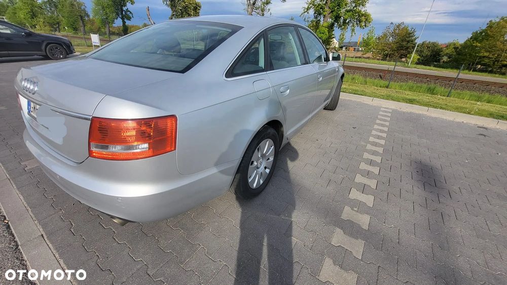 Audi A6 Limousine 2.4 - 5