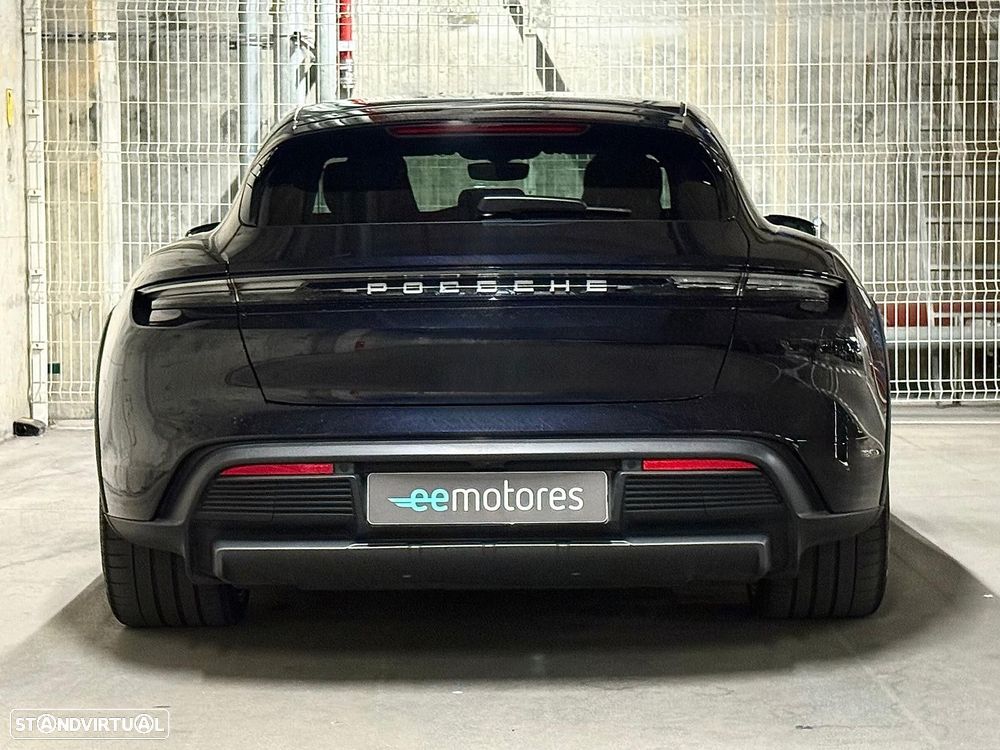 Porsche Taycan Cross Turismo - 2