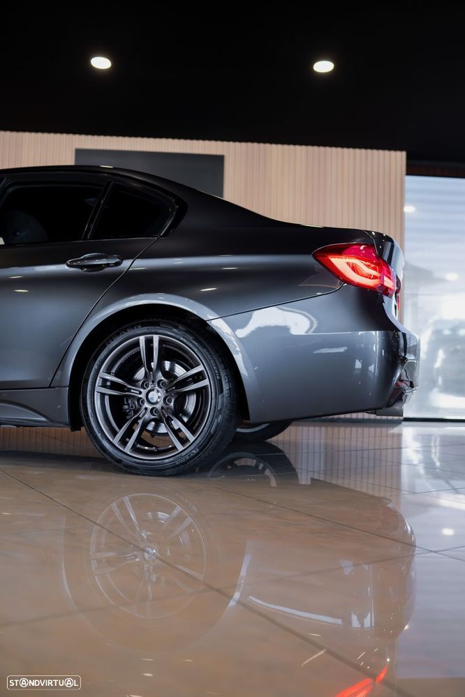 BMW 318 d Pack M - 18