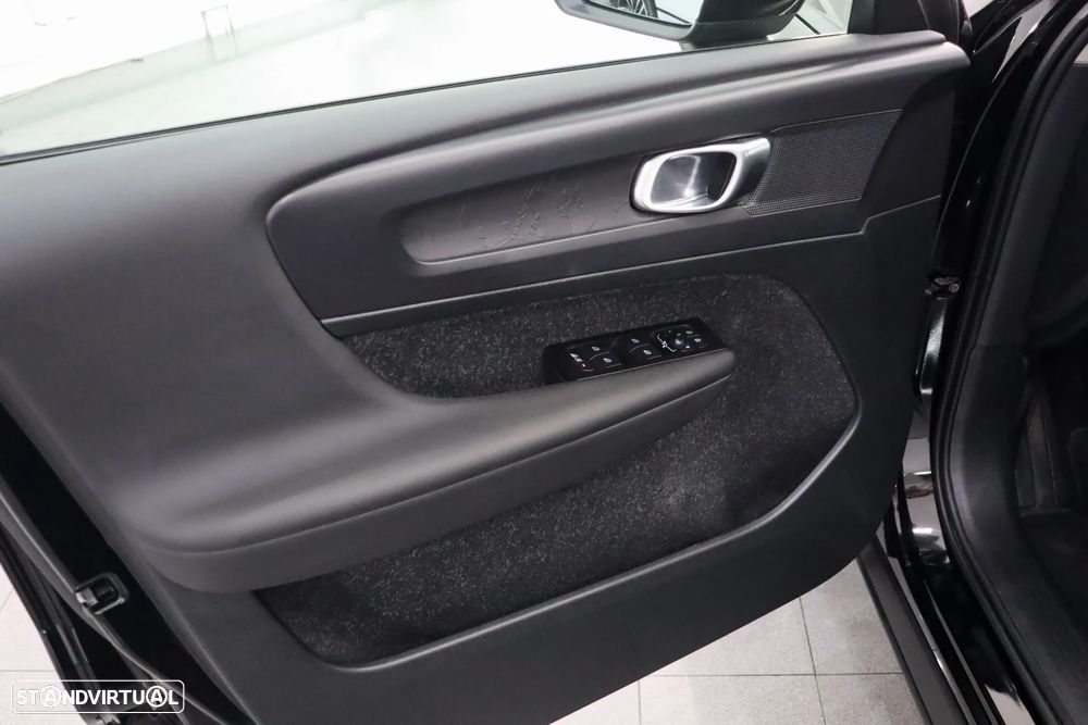 Volvo XC 40 1.5 T3 Inscription - 24