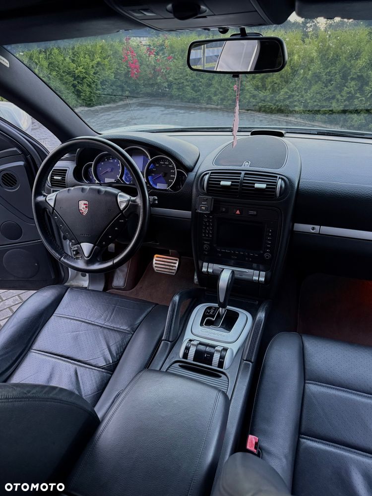 Porsche Cayenne - 12