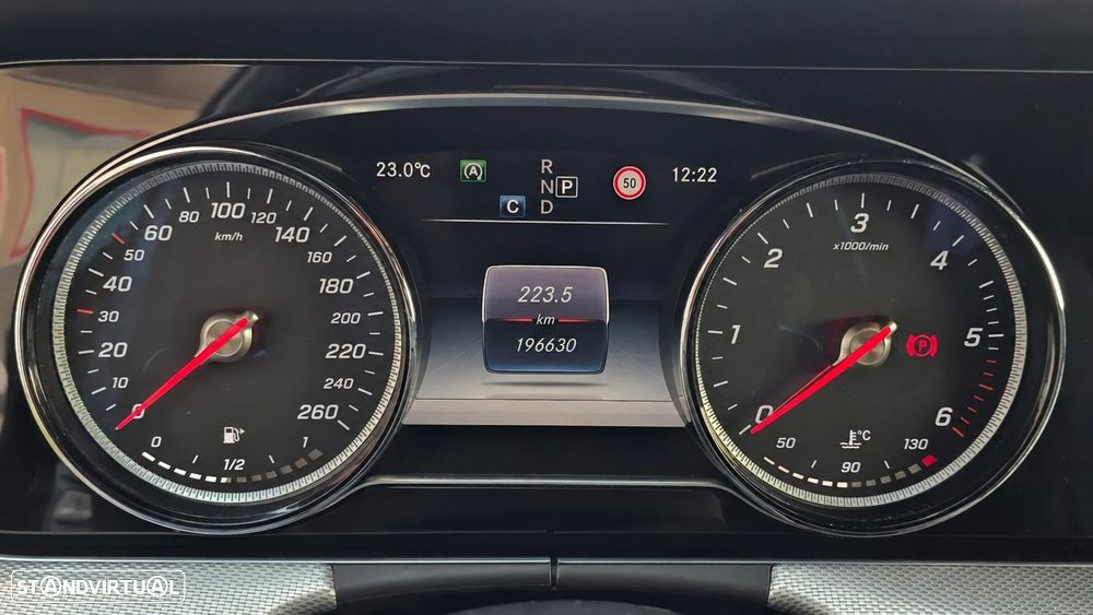 Mercedes-Benz E 220 d AMG Line - 23